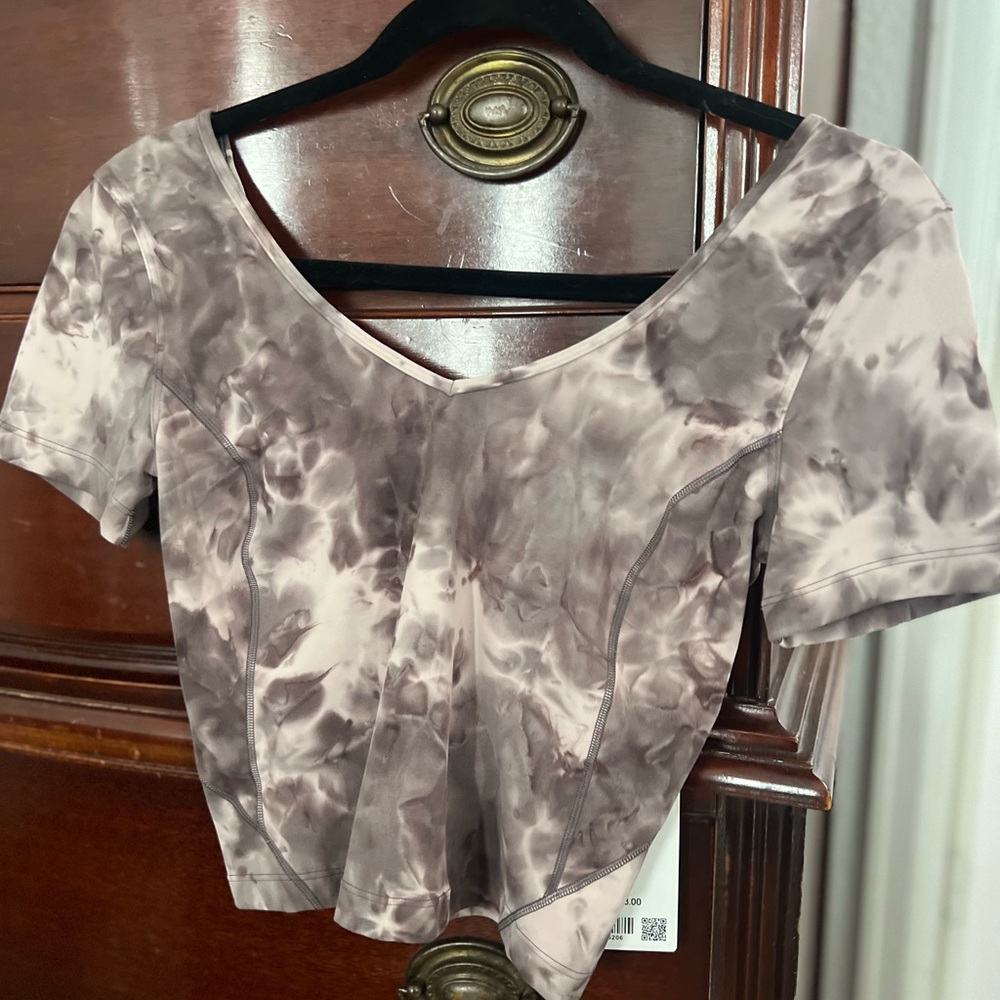 NWT Lululemon Align Tee Size 4